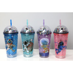 Sevimli Astronot Pipetli Işıklı Pullu Suluk Bardak 400 ml Sevimli Astronot Pipetli Işıklı Pullu Suluk Bardak 400 ml