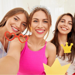 Gümüş Kristal Taşlı Happy Birthday Tacı Gümüş Kristal Taşlı Happy Birthday Tacı