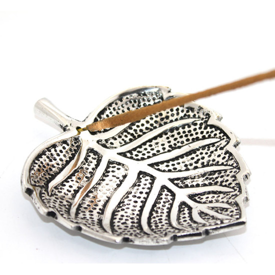 Metal Yaprak Tasarımlı Tütsülük Model 2 Metal Yaprak Tasarımlı Tütsülük Model 2