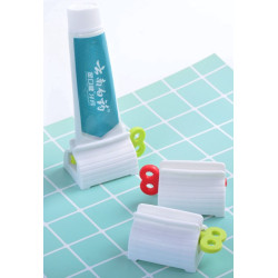 Çevirmeli Diş Macun Sıkacağı 1 Adet Çevirmeli Diş Macun Sıkacağı 1 Adet