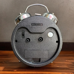 Gümüş Metal Alarmlı Masa Saati Gümüş Metal Alarmlı Masa Saati