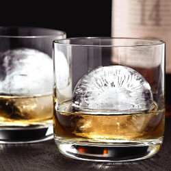 Küre Şeklinde Buz Yapma Kalıbı Küre Şeklinde Buz Yapma Kalıbı