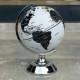 Metal Ayaklı Siyah Beyaz Dünya Küresi