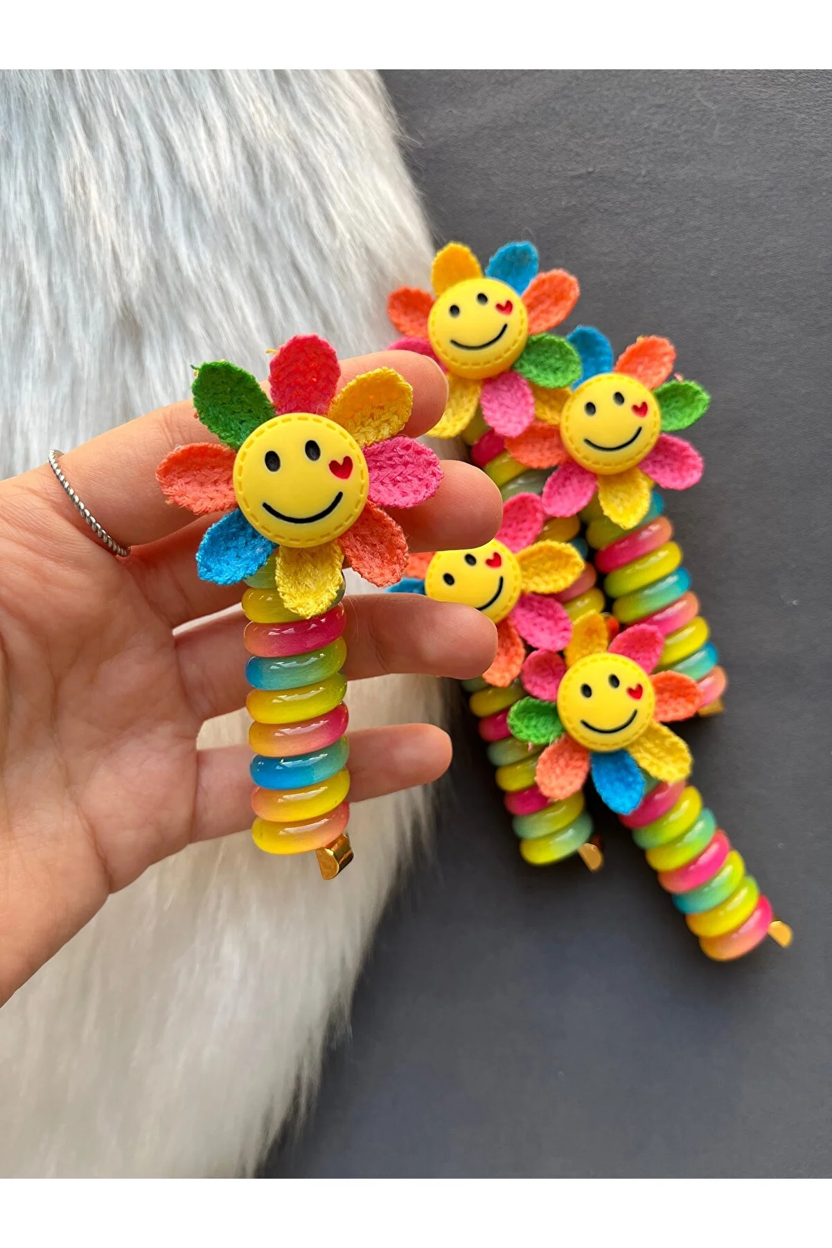 Gülen Güneş Spiral Toka Gülen Güneş Spiral Toka